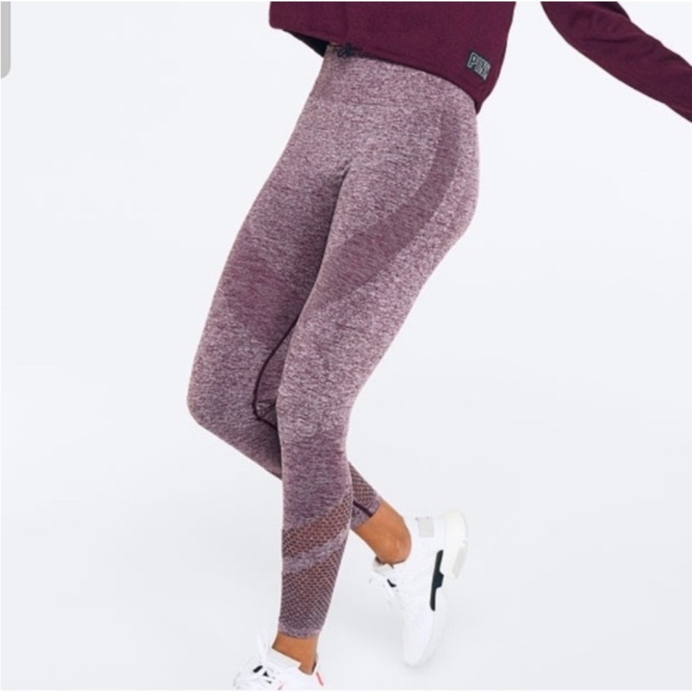 Victoria’s Secret PINK Seamless Workout Leggings – Size Small